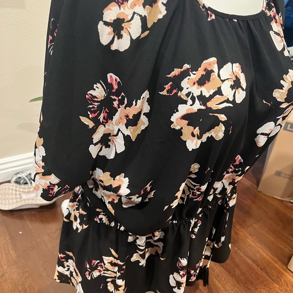 Top - Picture 3 of 4